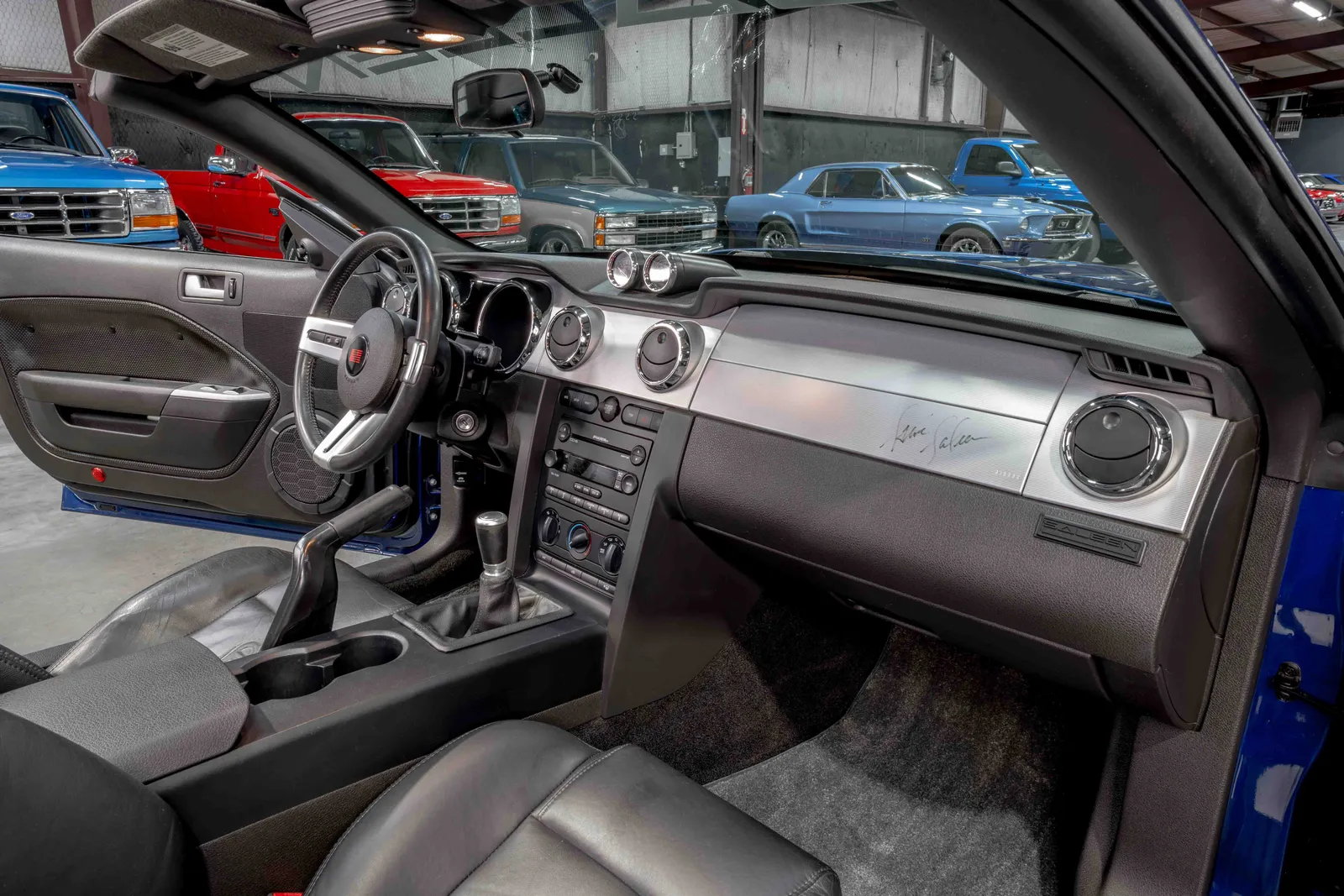 2006-Ford-Mustang-Vista Blue Metallic-1ZVFT85H365Q98953-49.jpg